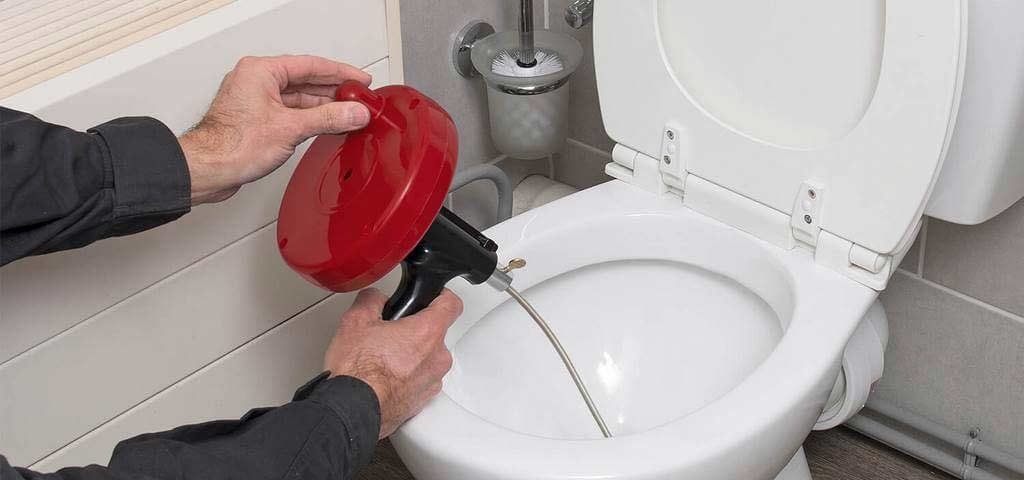 3. Déboucher un WC avec une ventouse - DEBOUCHAGE WC- ETS ROUBAIX