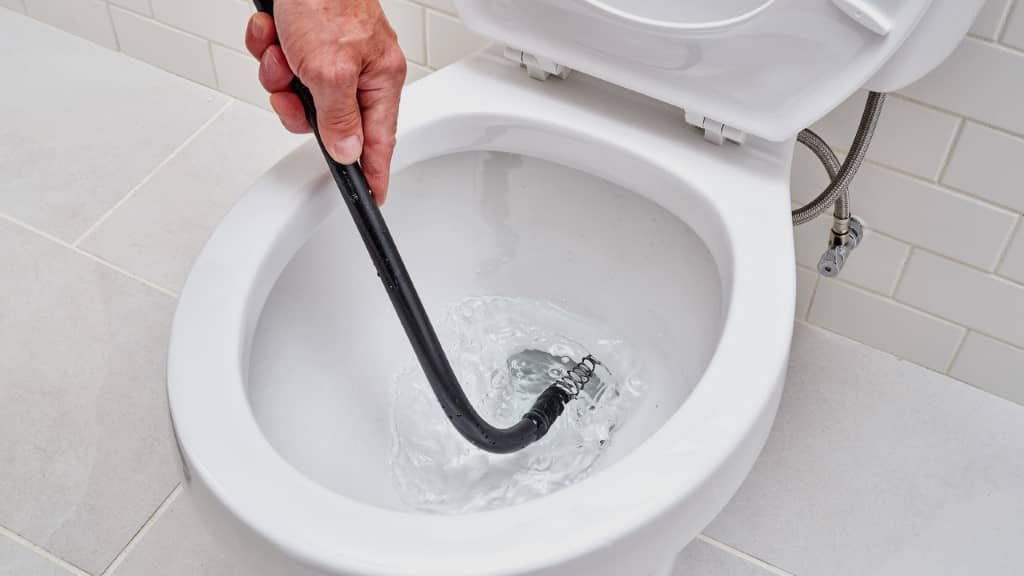 flexible-debouchage-wc - Les Étapes à suivre pour déboucher un WC avec un furet - ETS ROUBAIX